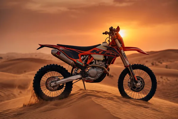Longest KTM dirt bike session in deep Dubai sand
